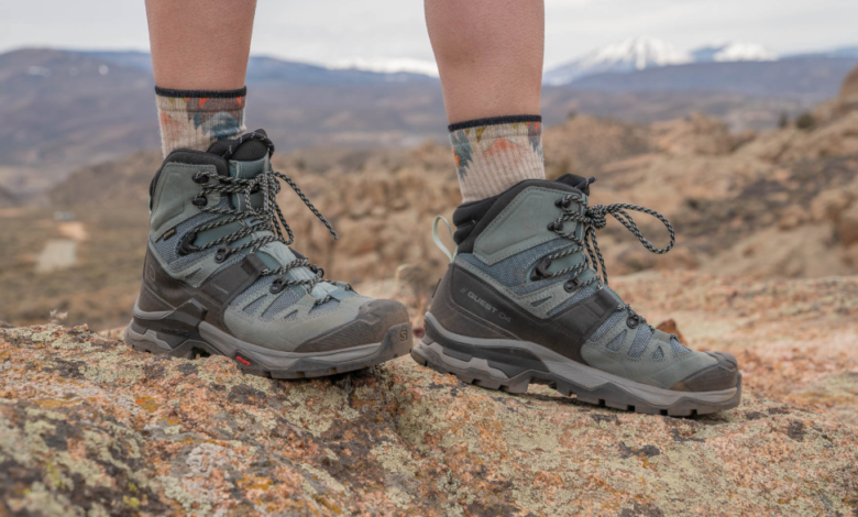 How to choose the best waterproof trekking boots for EBC.